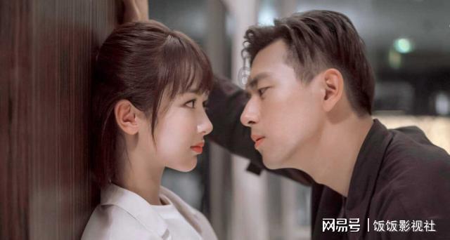 长方形周长200厘米，长与宽比3：2，求面积。