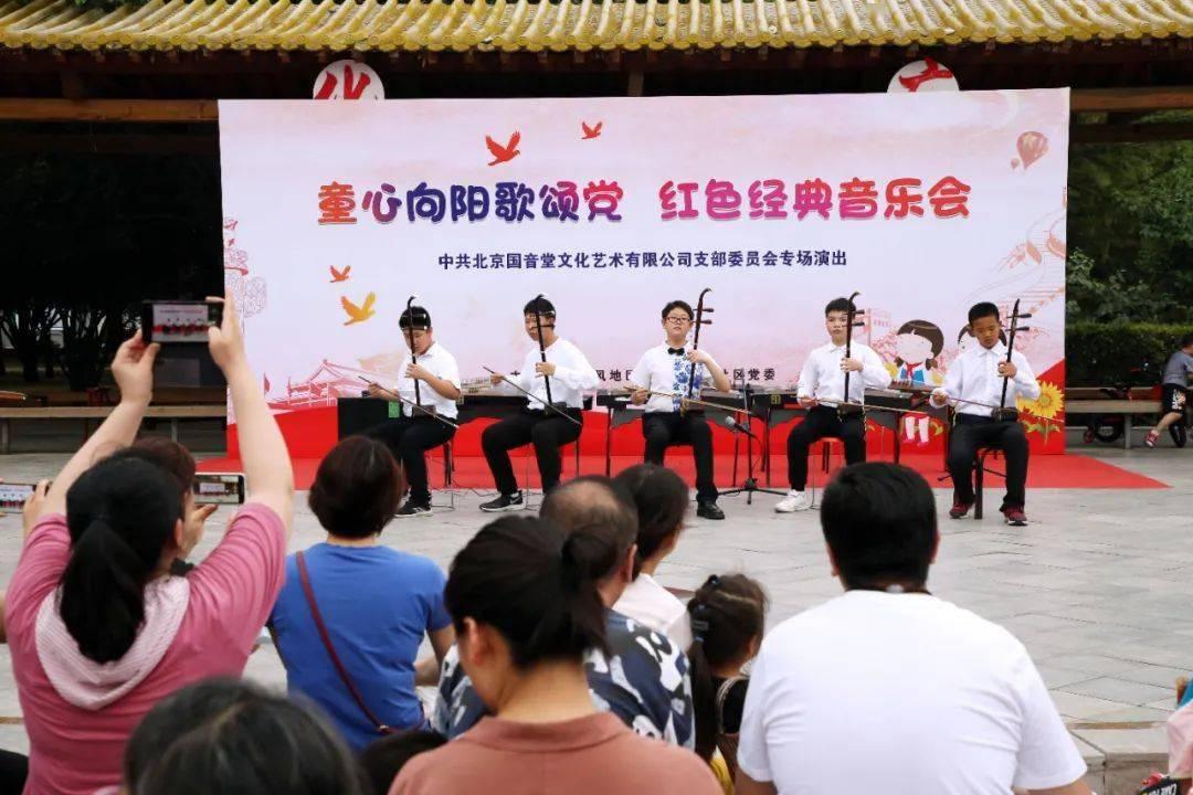 马宁掏出7张黄牌,冲上了国内热搜榜