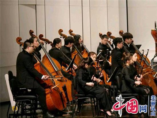 暖心服务迎新年 便民集市聚爱心