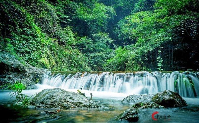 我们家拆迁之后户口本上门牌号变了，但是身份证上的没改？